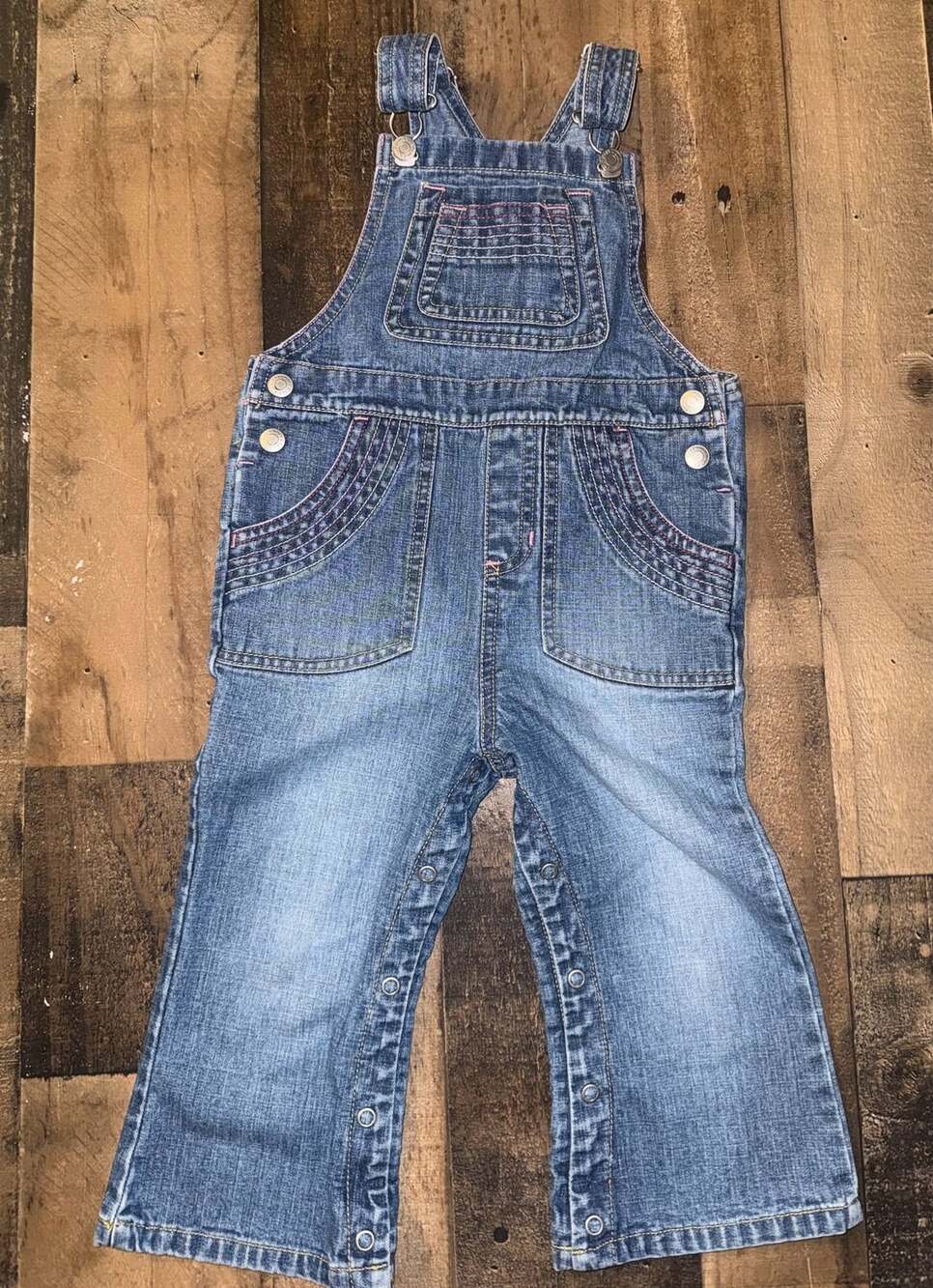 Size 2
2005 Old Navy Toddler Girl Denim Overalls